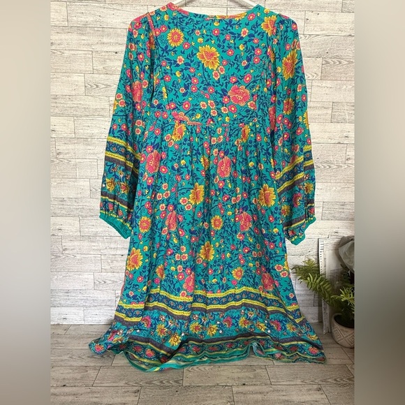 Beautiful Bright Colored Flowy dress for Spring/Summer Boho babydoll dress feel - Picture 3 of 8